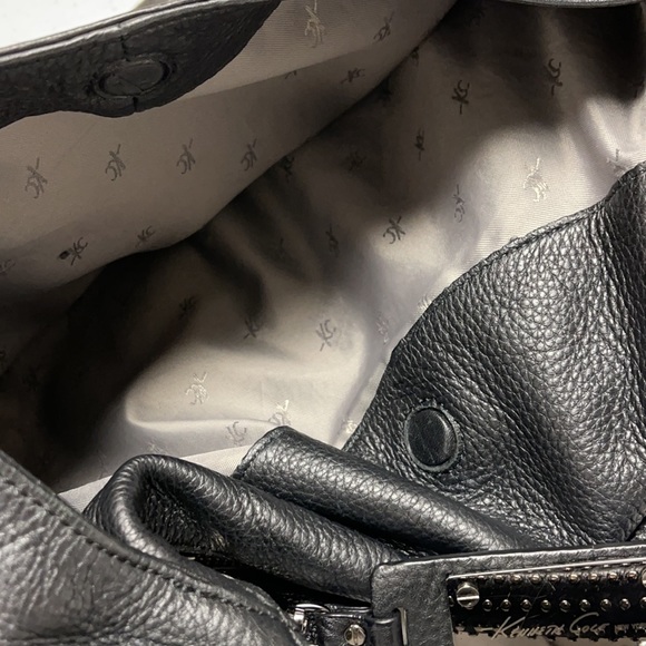 SOLD - KENNETH COLE | NO SLOUCH LEATHER SHOULDER BAG - Picture 8 of 8